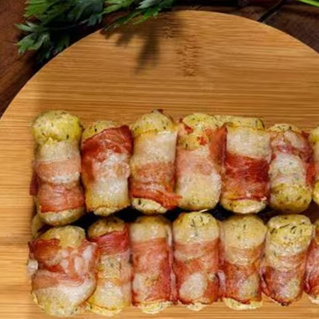 Delicioso Espetinho de Medalhão de Mandioca