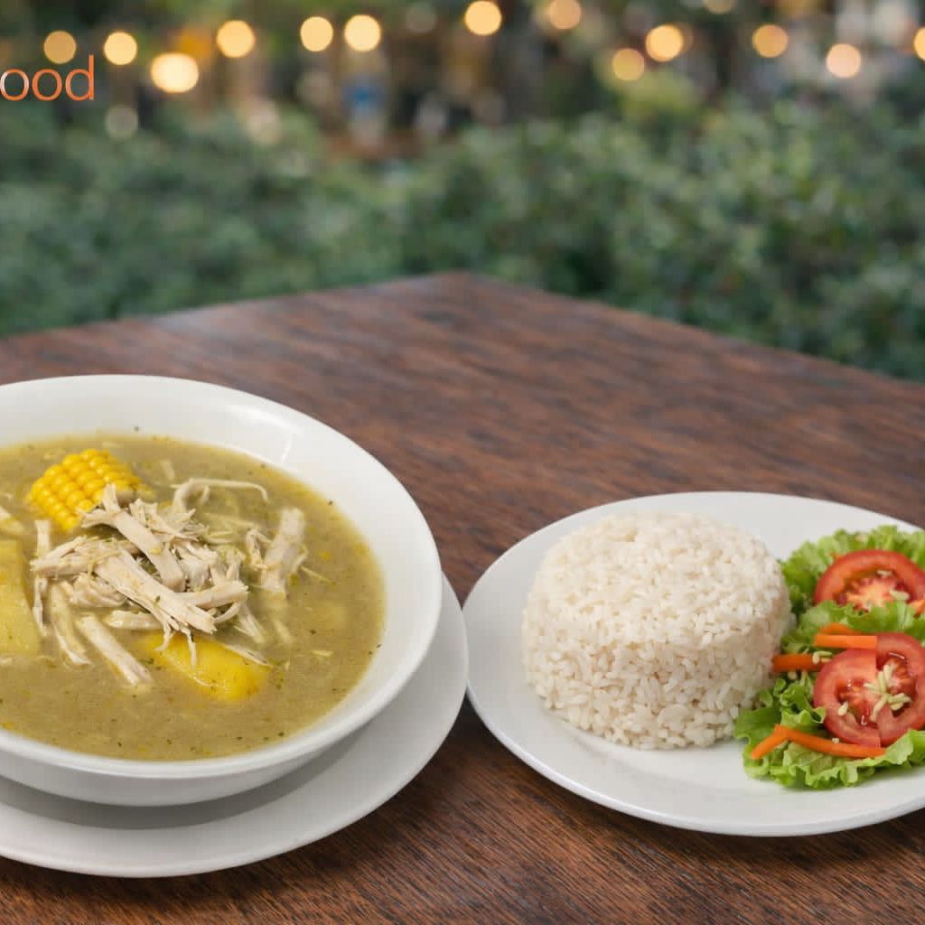 Ajiaco Con Arroz Y Ensalada