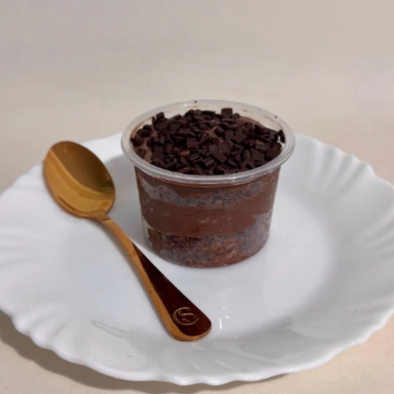 Massa de chocolate,recheado com brigadeiro cremoso de chocolate