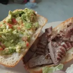 TORTA VAQUERA ASADA CON GUACAMOLE
