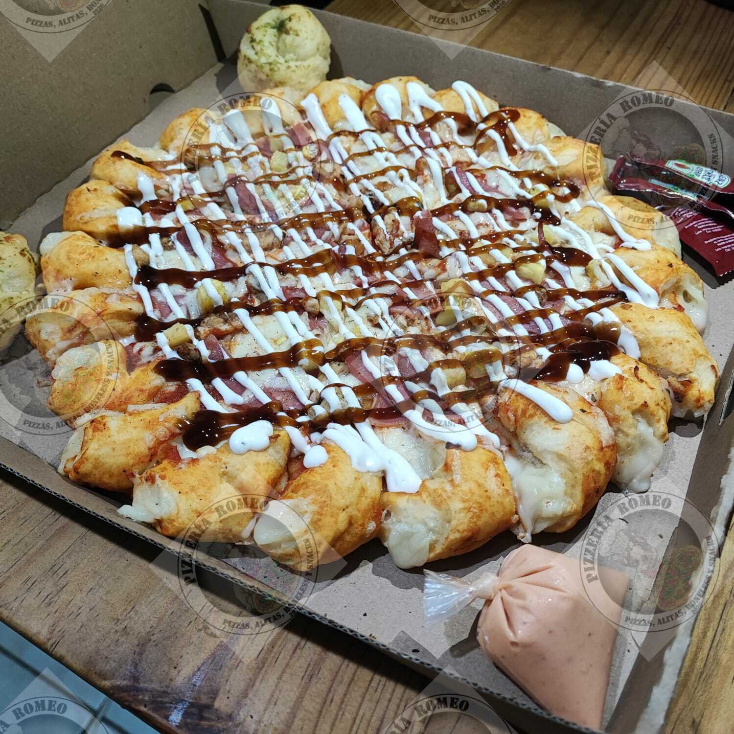 Pizza Chiken-bbq Orilla Rellena de Queso
