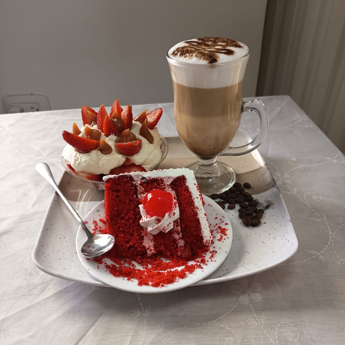 Suelo Terciopelo:Red Velvet + Fresas con Crema+