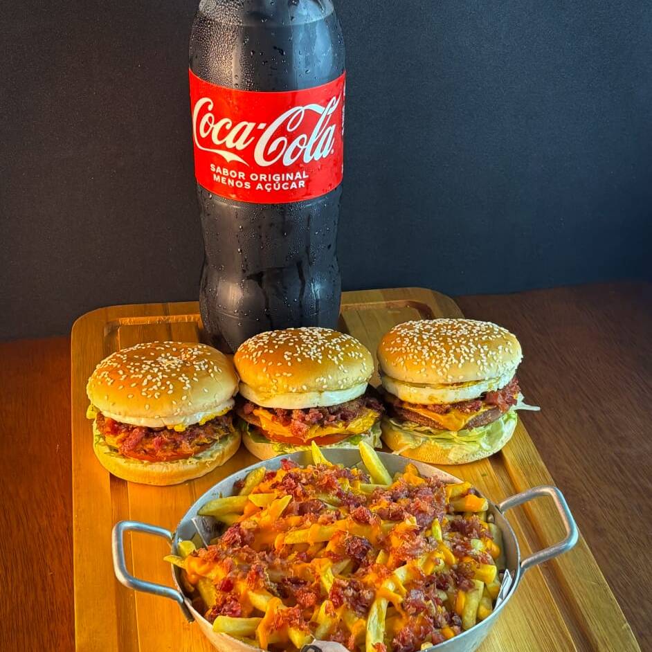 3 cartoon bacon, batata frita com cheddar e bacon e Refrigerante 2 litros.
