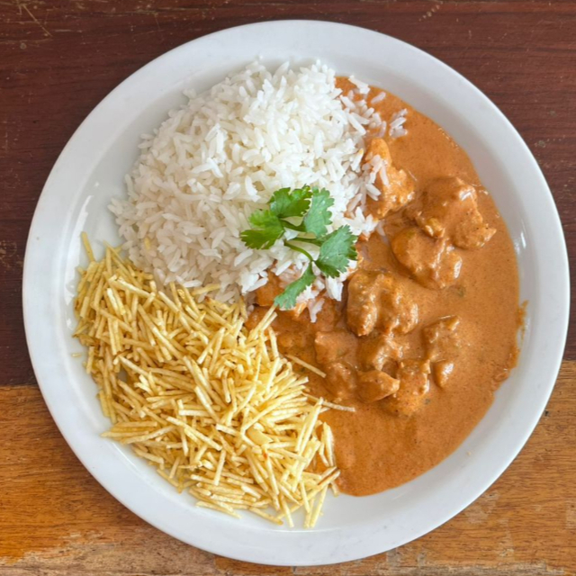 ARROZ - STROGONOFF - BATATA PALHA