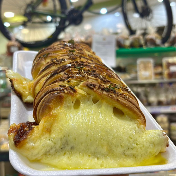 Deliciosa massa folhada trançada super recheada de Queijo