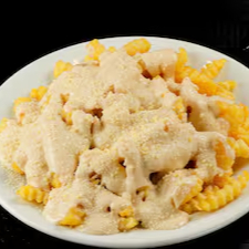 Novidade da casa 400g com batata ao molho de queijo mussarela e parmesão.