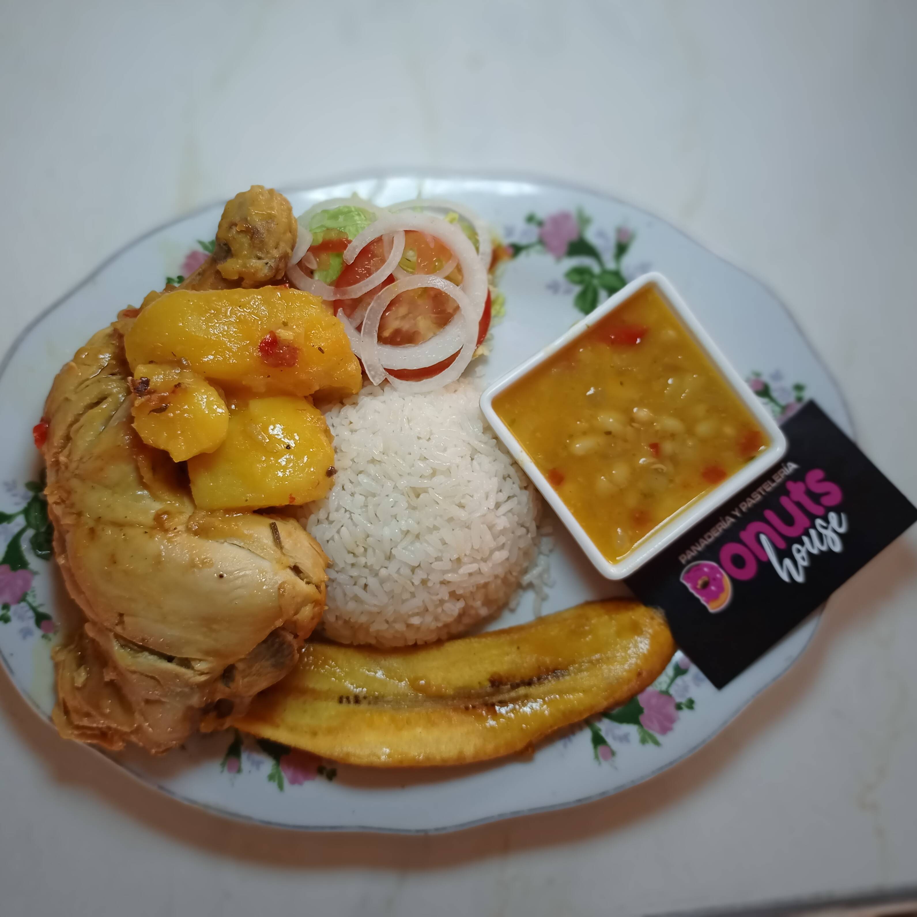 Almuerzo Ejecutivo Pollo Guisado