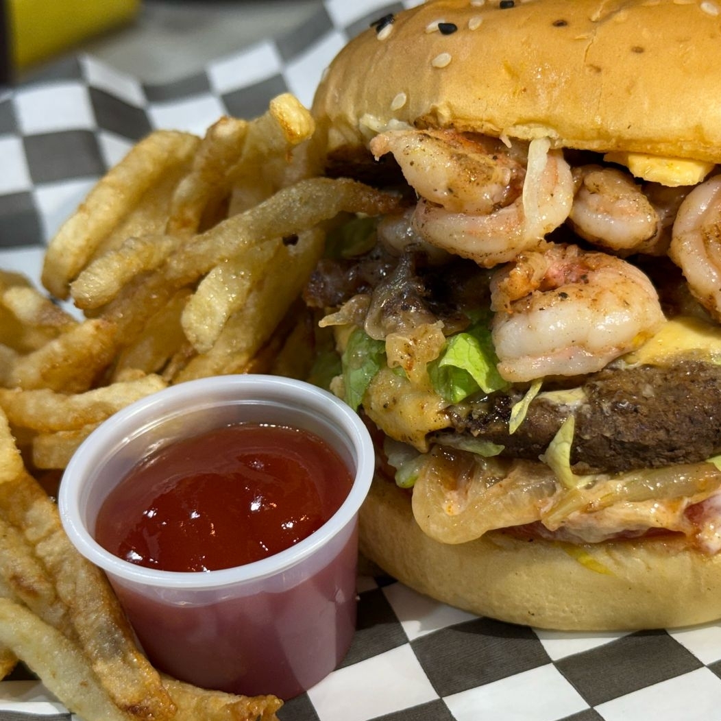 Hamburguesa Mixta con Papas