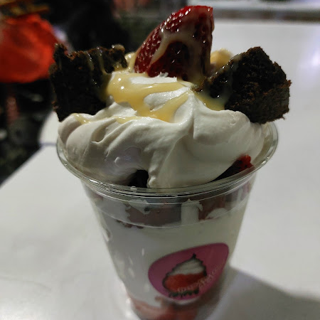 Fresas con Crema y Brownie
