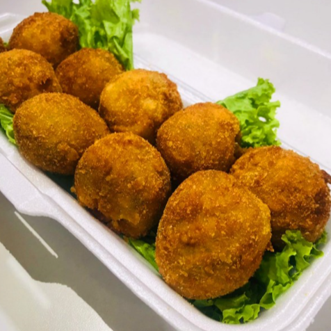 BOLINHA DE SALMÃO GRELHADO EMPANADO E FRITO