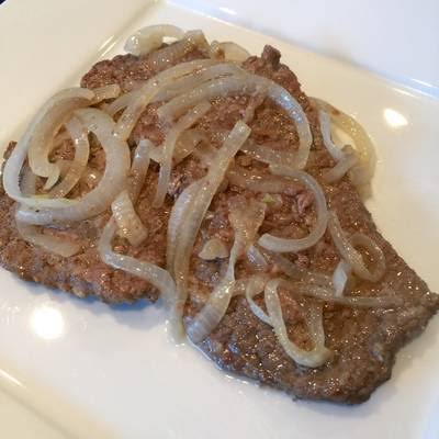 Bistec Encebollado,
