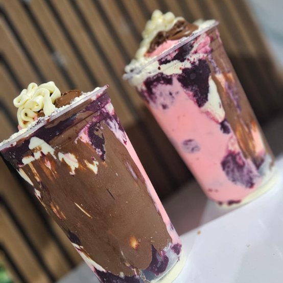 2 x700 ml mousse morango, nutella, creme de ninho