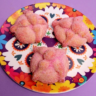 Galleta pan de muerto rellena (guayaba)