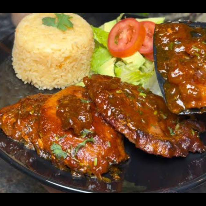 Milanesa De Pollo Ala BBQ.