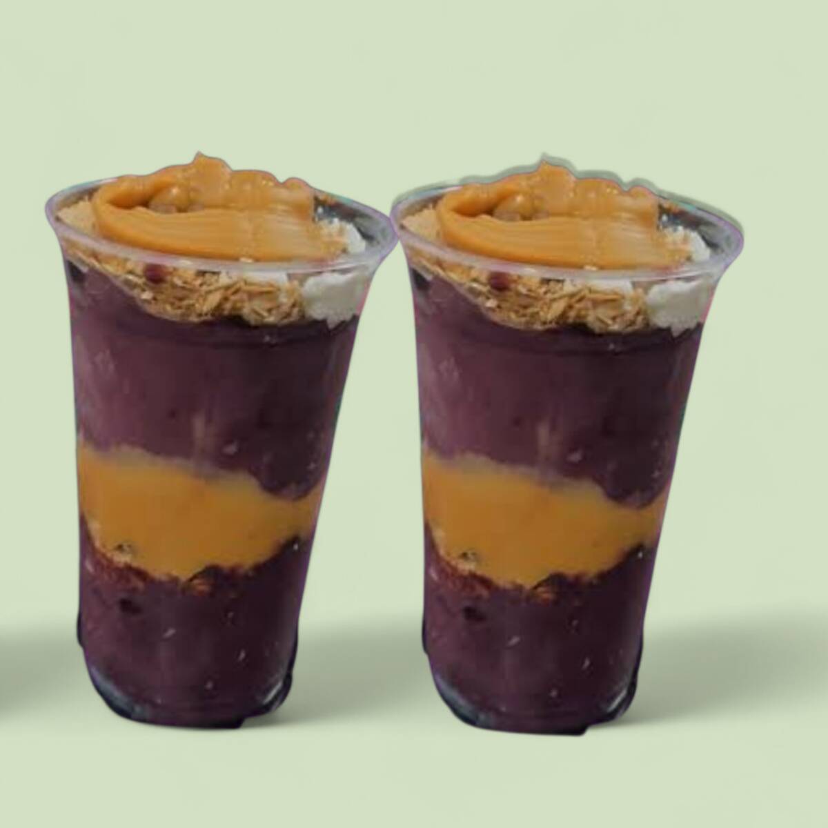 Contém açaí, doce de leite, leite condensado e banana