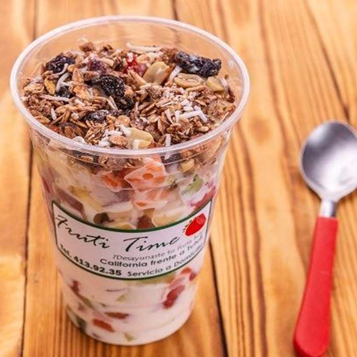 Fruta con Yogurt