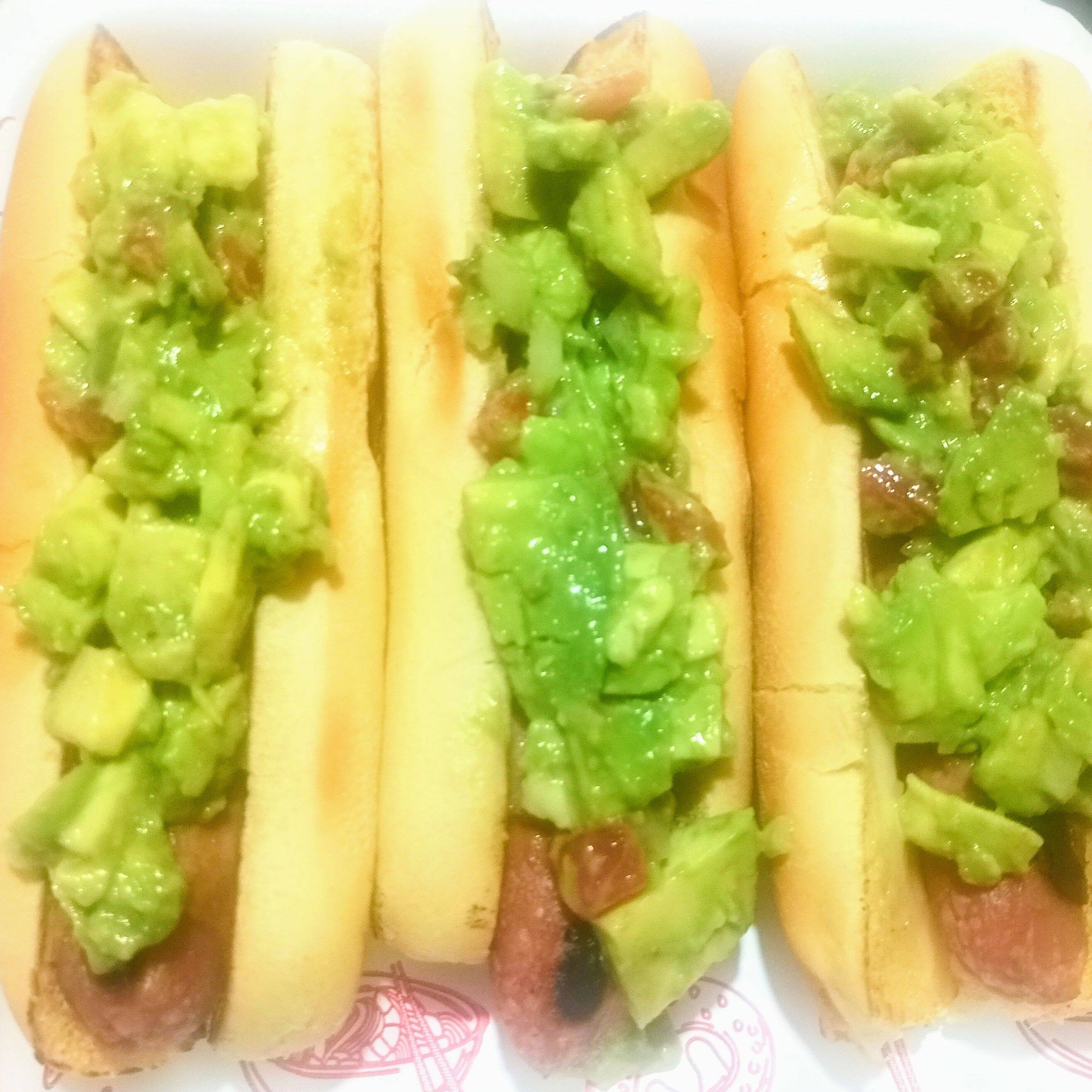 Hot Dog Tocino Guacamole