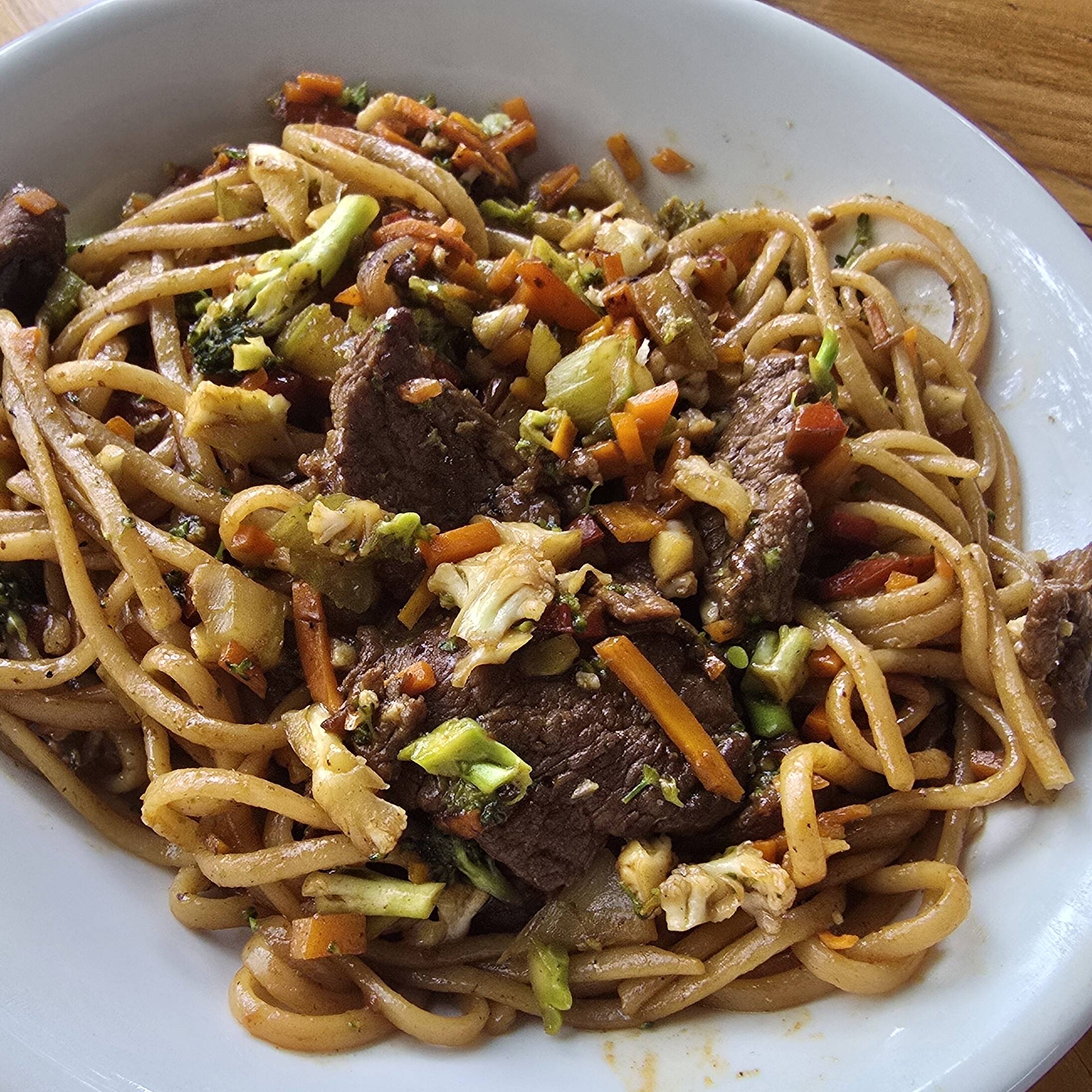 Pastas con Lomo de Res