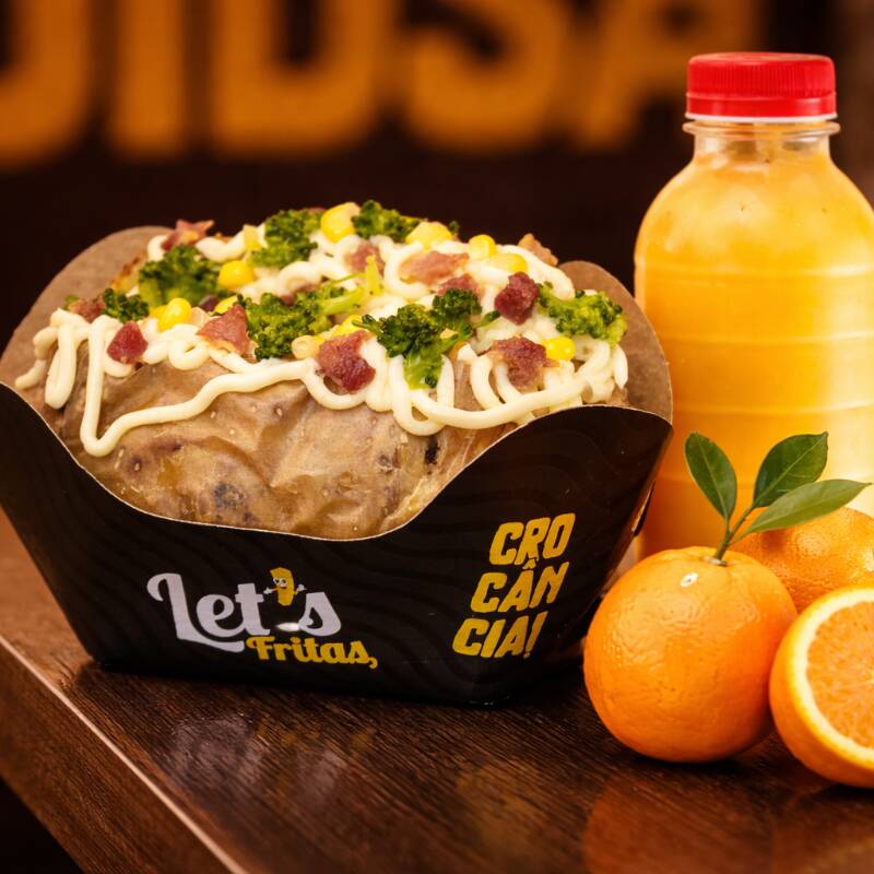 Let’s Potato deixa o seu almoço ainda mais gostoso e refre!scante! Complete sua refeição com um delicioso suco natural de laranja. Experimente!