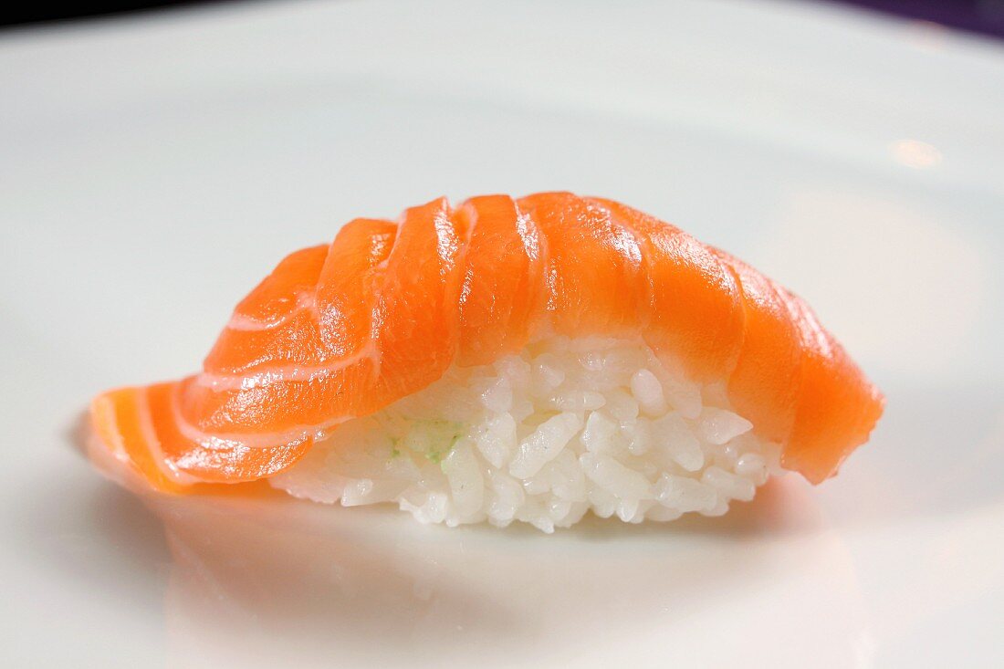 Nigiri Salmón (1pza)