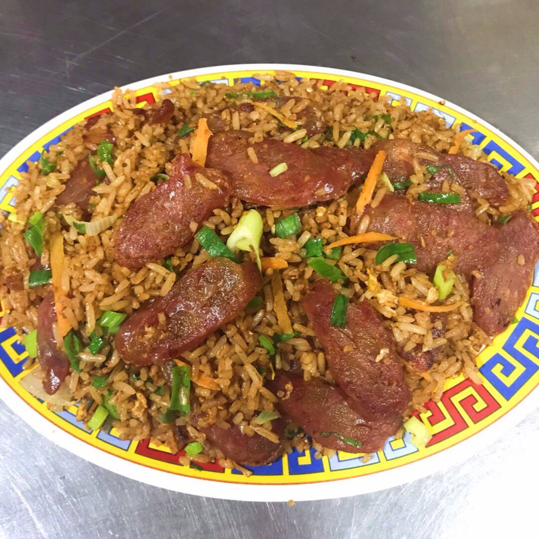 06. Arroz Frito con Chorizo Chino 腊肠饭