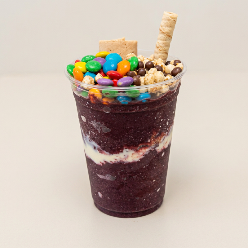 Delicioso açaí com até 4 acompanhamentos, 2 frutas e 2 caldas.