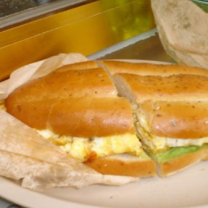 TORTA GIGANTE DE HUEVO