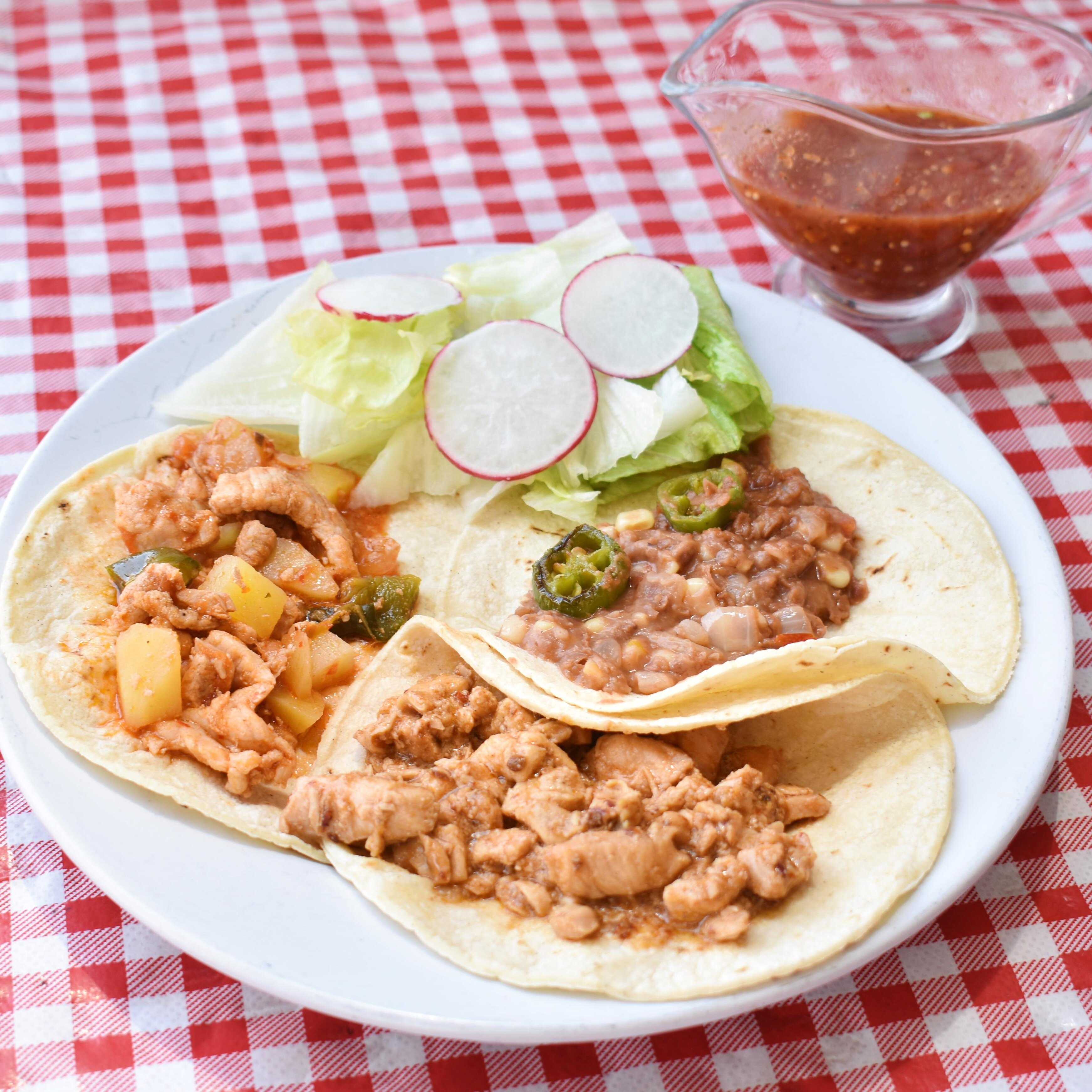 3 Tacos Sencillos Surtidos.