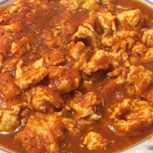 Taco de Huevo en Salsa Roja