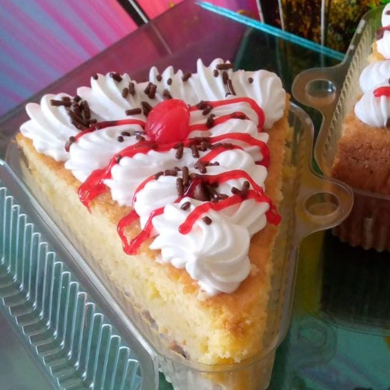 Torta de Tres Leches.