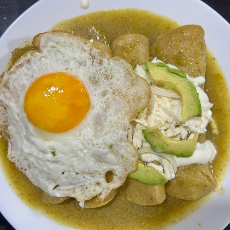 Enciladas Verdes con Un Huevo