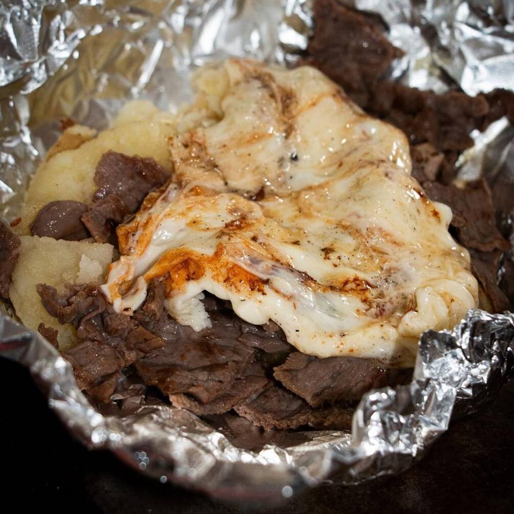 Papa con Carne Asada