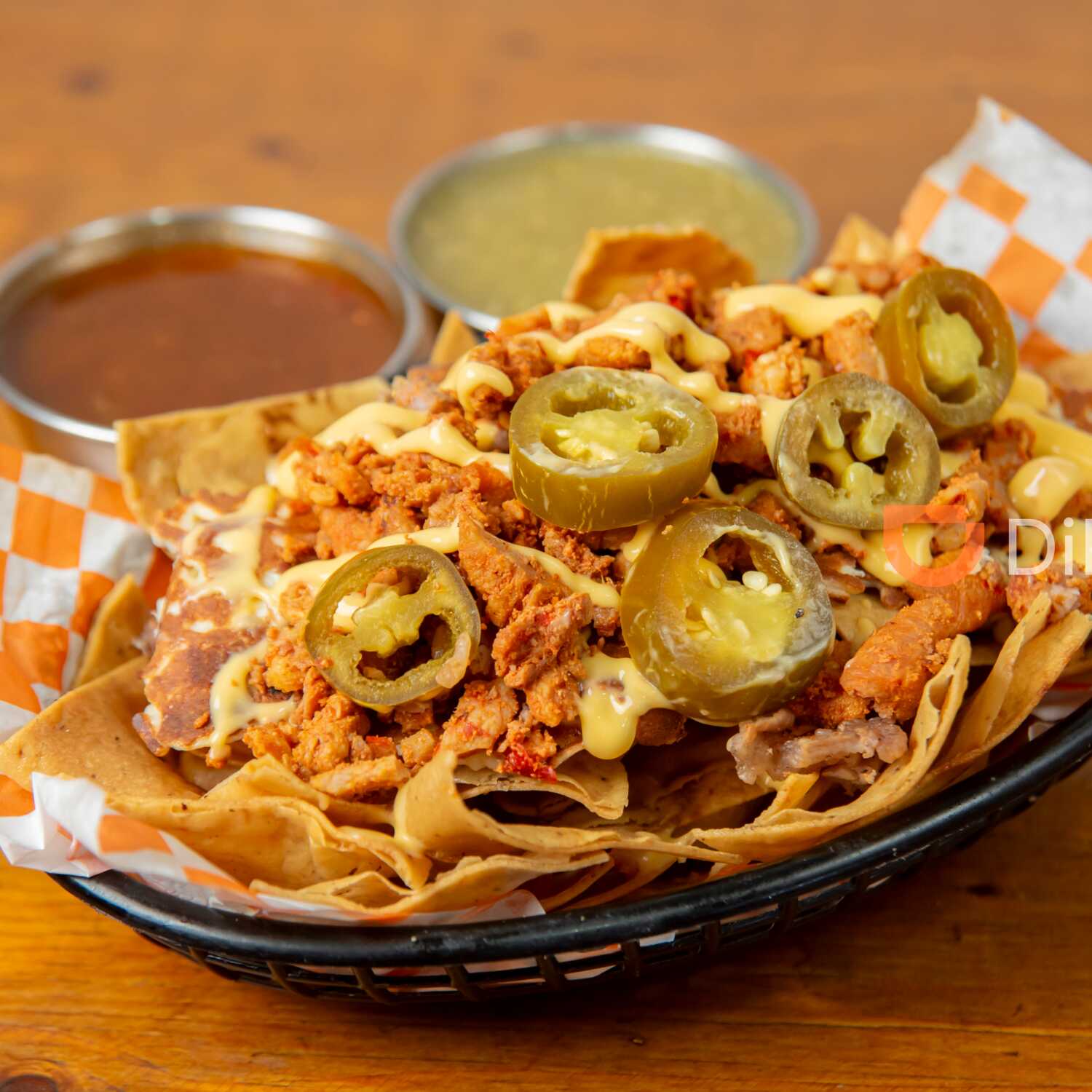 NACHITOS con CHORIZO Y TOCINO