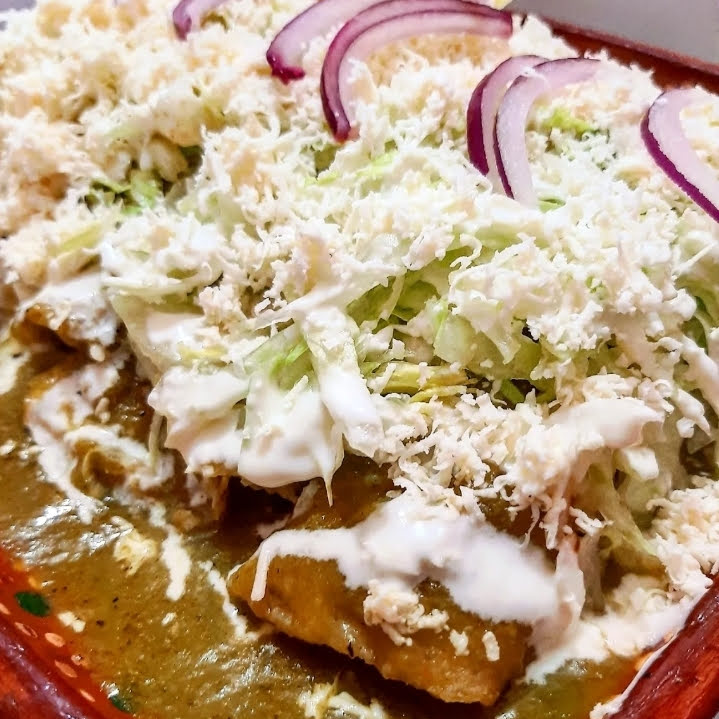 Enchiladas Verdes 4pzs + Un Complemento