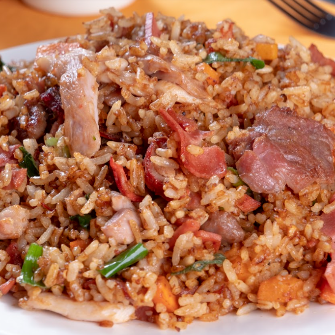 Entero de Arroz Frito con Chorizo Chino
