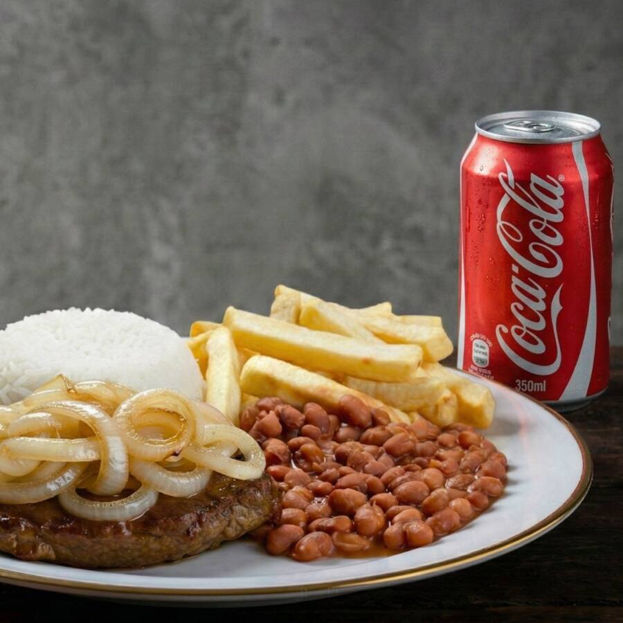 Bife suculento com cebolas douradas, arroz fresquinho, feijão temperado e fritas crocantes ou salada leve. Sabor caseiro intenso.