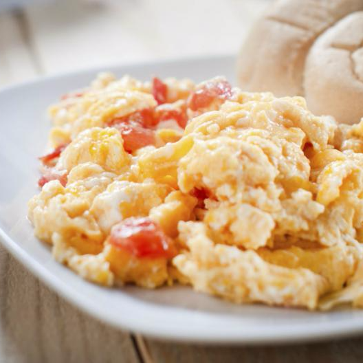 Huevos Pericos Con Arepa