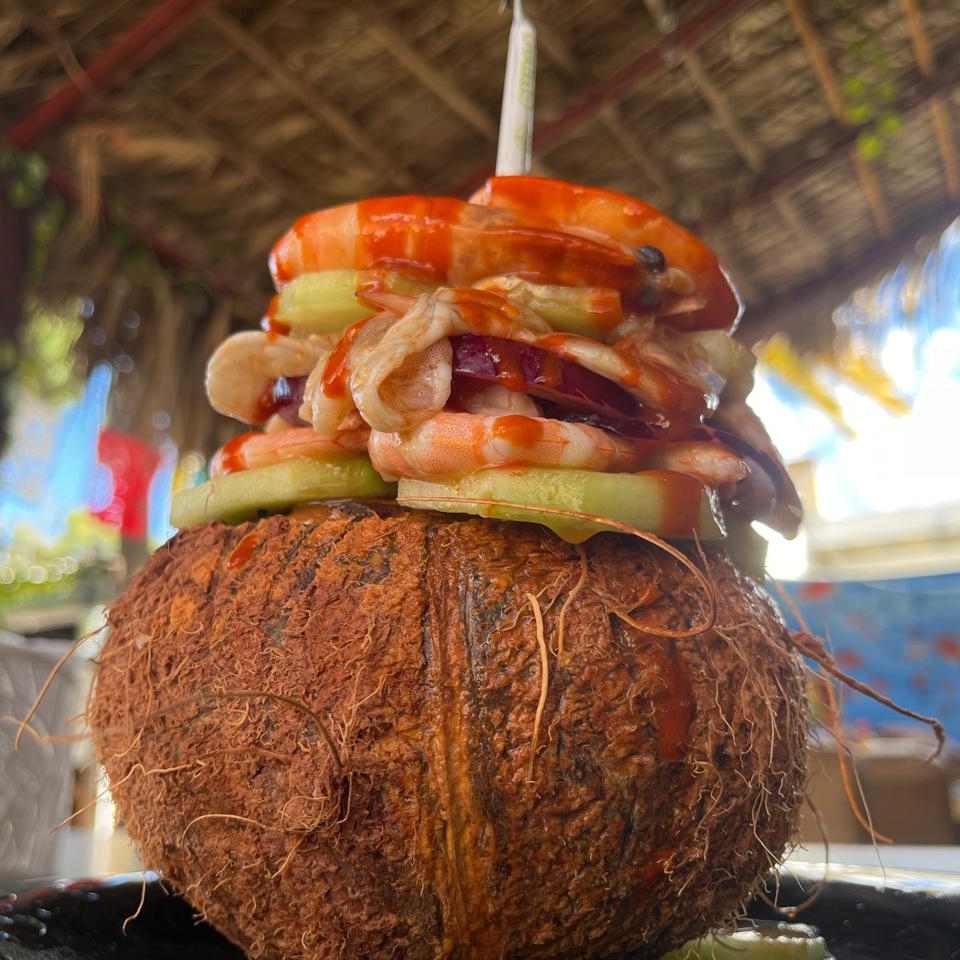 Coco Tropical (Acompañado con Camarón y pulpo)