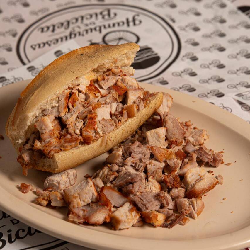 Torta mini carnitas