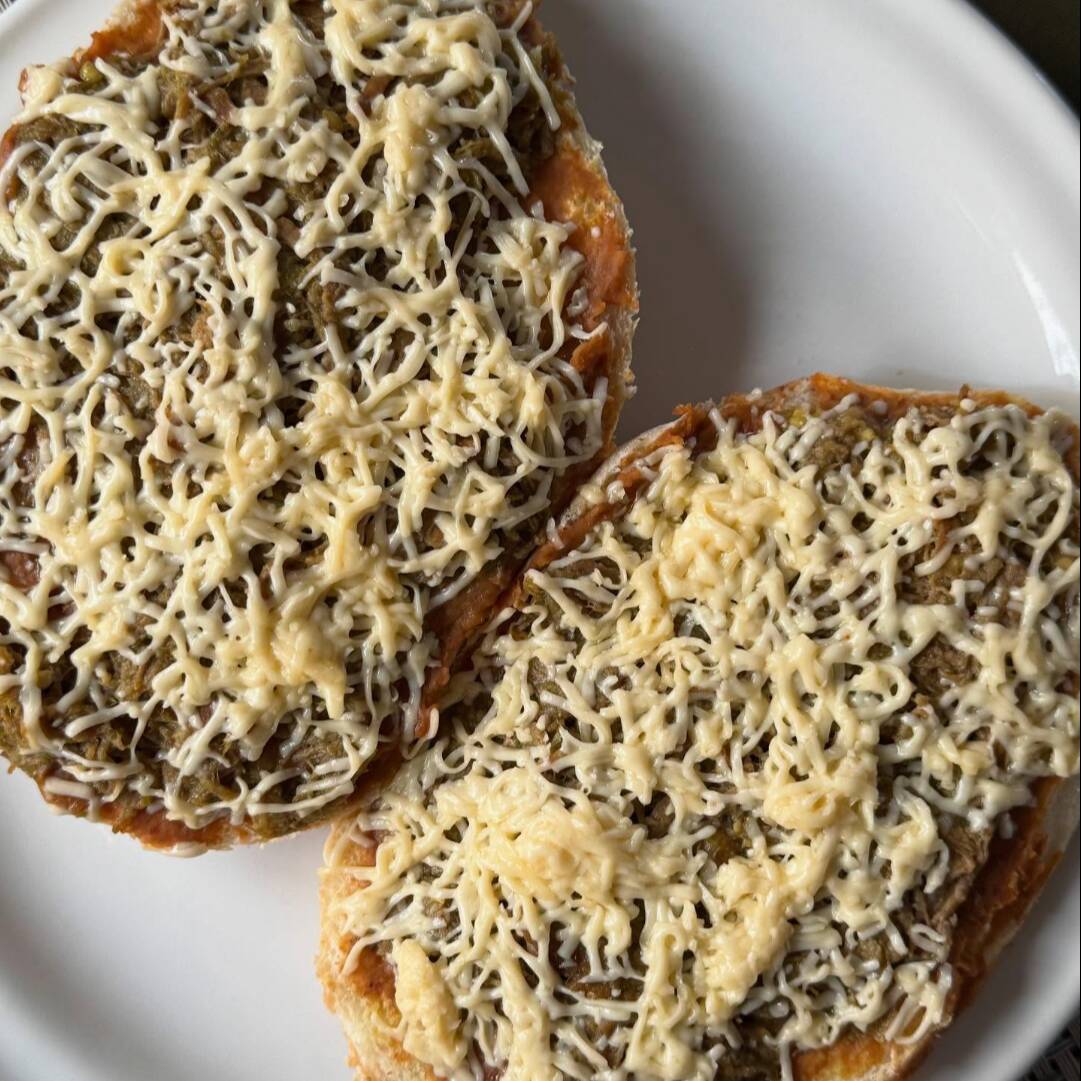 Molletes con guiso