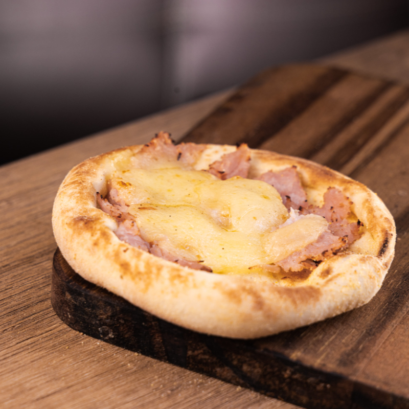 peito de peru fatiado e mussarela