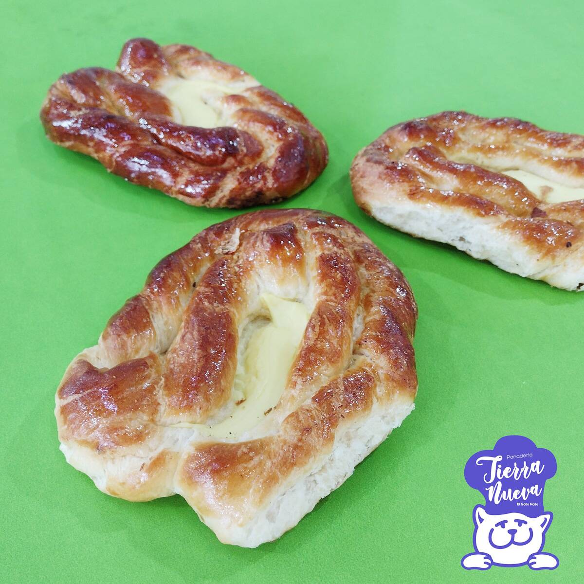 Danes con Crema Pastelera
