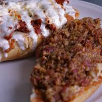Molletes con Guiso