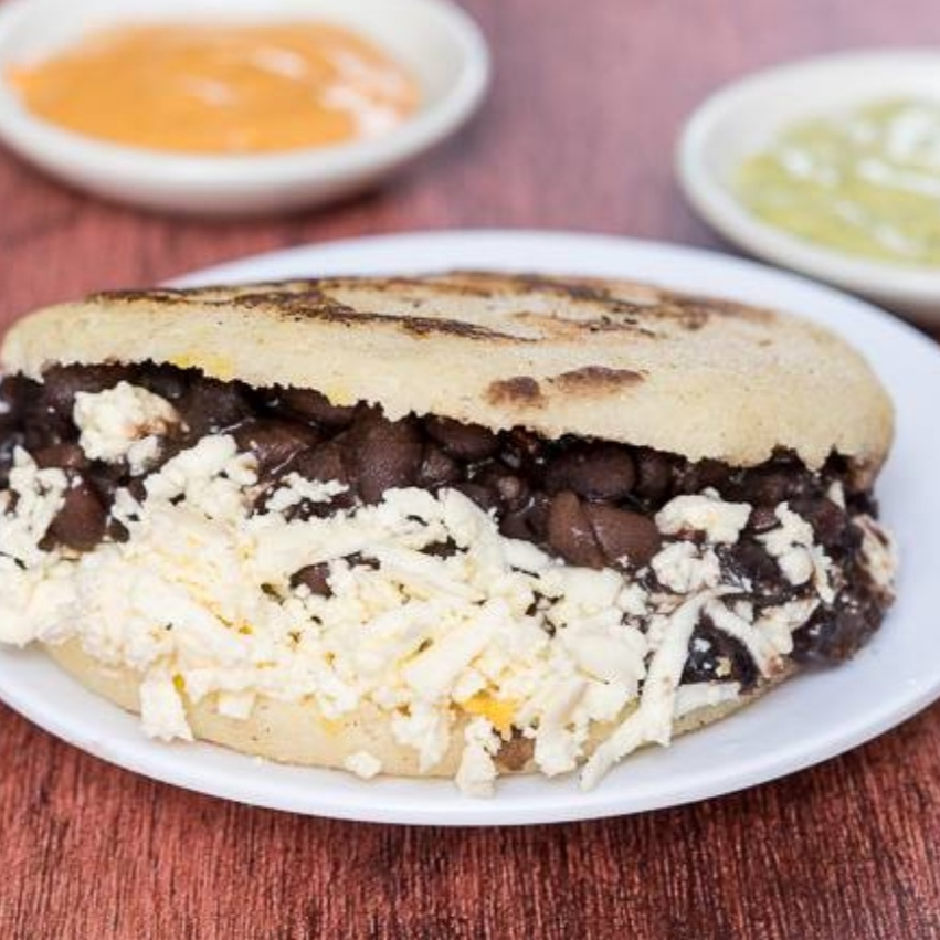 Arepa Dominó