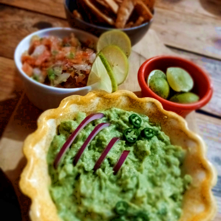 Guacamole Molcajeteado