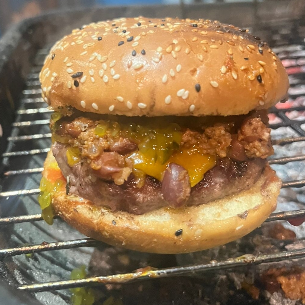 CHILI BURGER