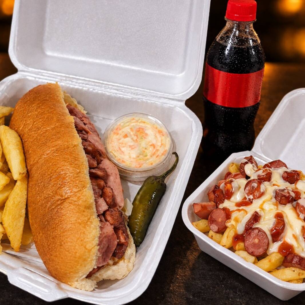 SALCHIPAPAS + HOT DOG CHIRRIS + REFRESCO