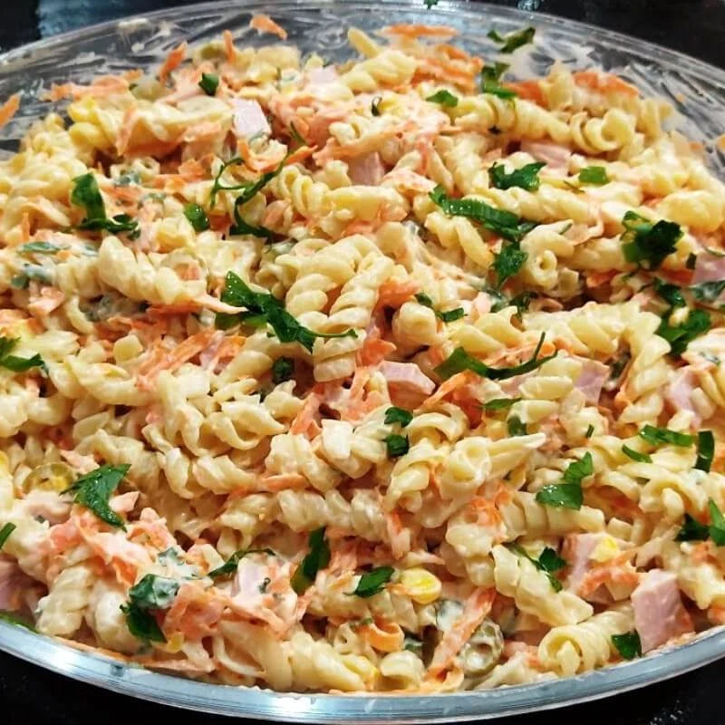 macarrão, frango, maionese