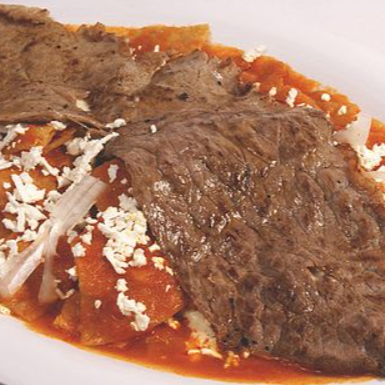 Chilaquiles Rojos con Bistec