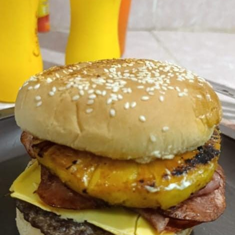 Hamburguesa Hawaiana